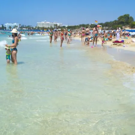 Imagine Your Family Renting A Luxury Holiday Close To Ayia Napa' Main Attractions, 1330 Βίλα *